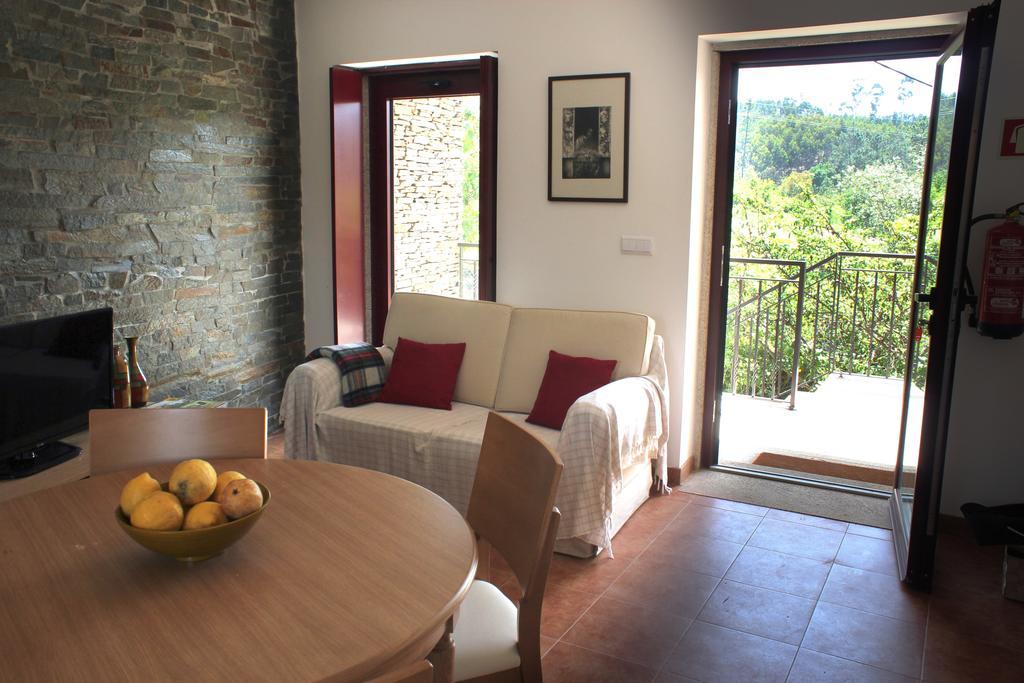 Hotel Caramulo - Casas Do Espigueiro à Macieira de Alcoba Extérieur photo