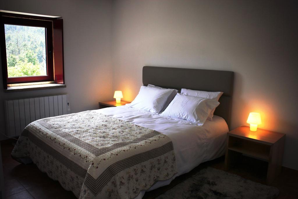 Hotel Caramulo - Casas Do Espigueiro à Macieira de Alcoba Extérieur photo