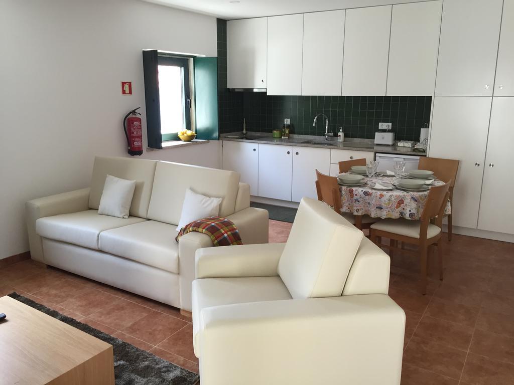 Hotel Caramulo - Casas Do Espigueiro à Macieira de Alcoba Extérieur photo